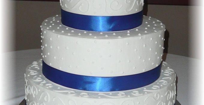 bolo de casamento azul e branco
